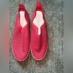 ILSE JACOBSEN "Hornbaek Tulip" Perforated Slip-On Red Shoes EU39